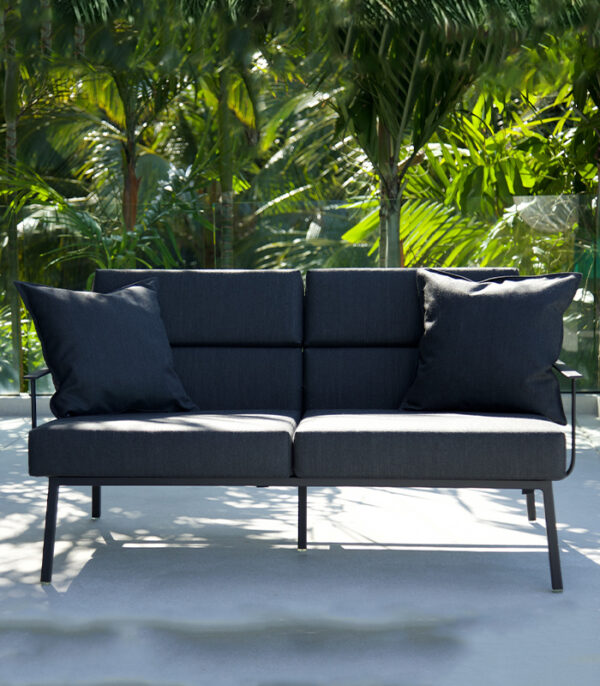 Impression Sofa — luxurious and weather‑resistant outdoor furniture, ideal for garden, terrace, or poolside spaces.
